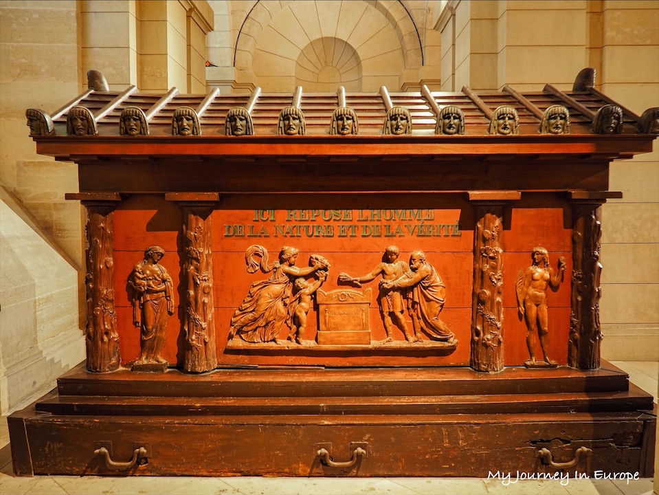 巴黎萬神殿 Panthéon 法國先賢的安葬地,雨果、盧梭都在這 法國巴黎萬神殿 盧梭之墓