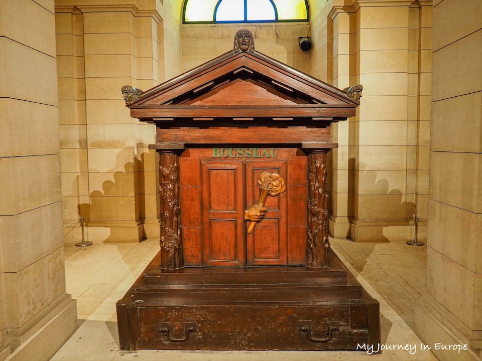 巴黎萬神殿 Panthéon 法國先賢的安葬地,雨果、盧梭都在這 巴黎萬神殿 盧梭安葬地