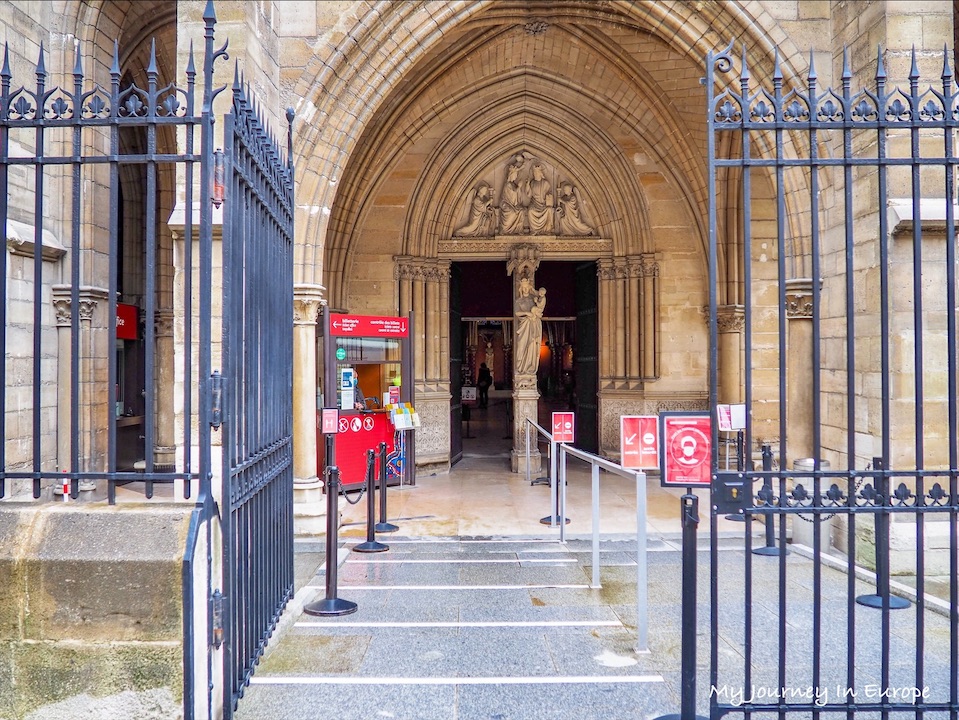 巴黎聖禮拜堂 Sainte Chapelle 世界最美的彩繪玻璃窗教堂 巴黎聖禮拜堂參觀入口
