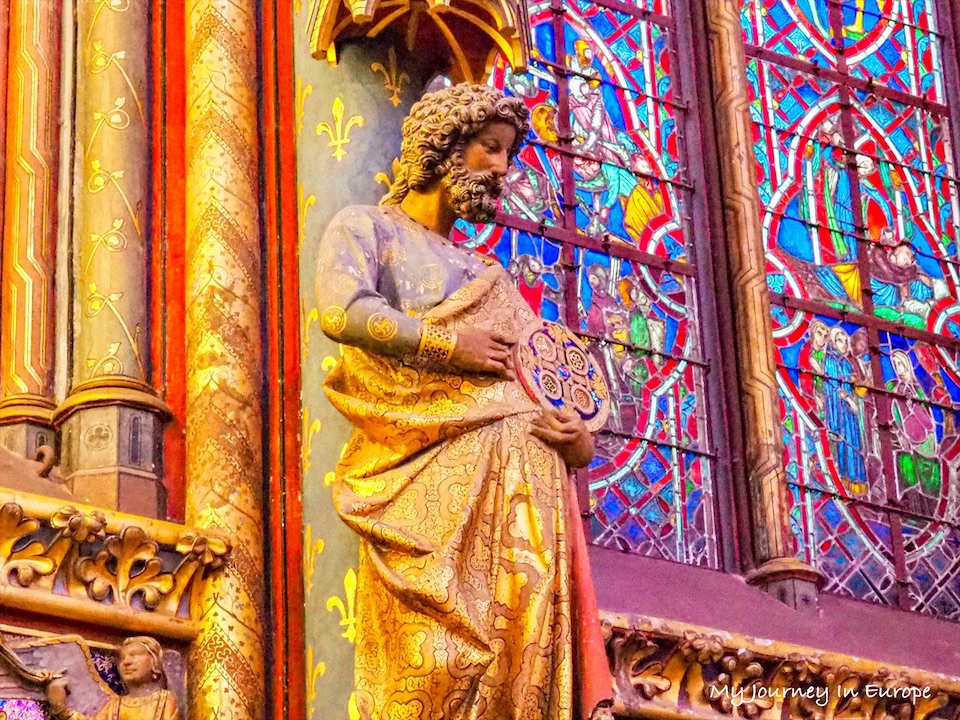 巴黎聖禮拜堂 Sainte Chapelle 世界最美的彩繪玻璃窗教堂 法國彩繪玻璃教堂 耶穌的十二使徒雕像