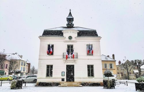 巴黎郊區 奧維小鎮 Auvers sur Oise 奧維市政廳