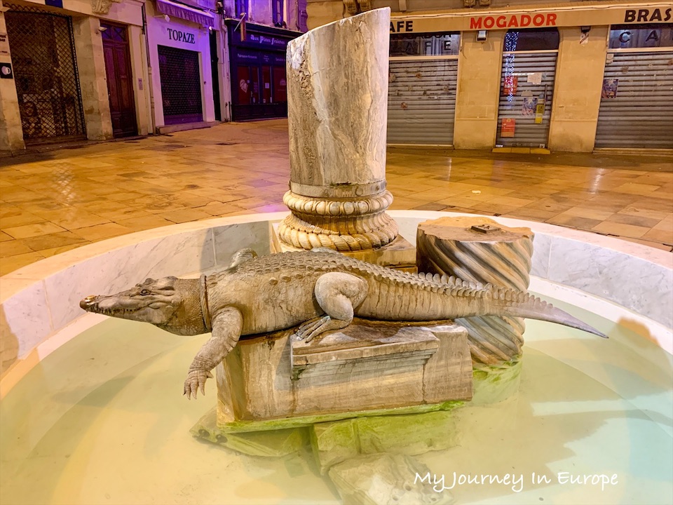 法國 尼姆 Nimes 鱷魚雕像