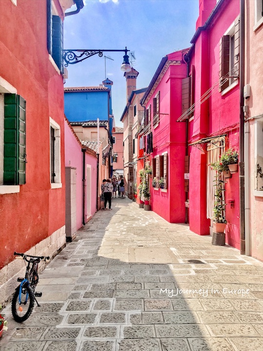 威尼斯彩色島 Burano 義大利必去夢幻小島,含交通景點介紹 義大利威尼斯旅遊介紹 含交通