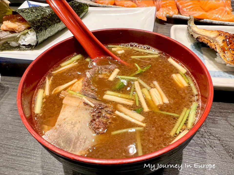 大阪梅田美食 | 春駒壽司,天神橋筋商店街超人氣名店 日本味噌湯