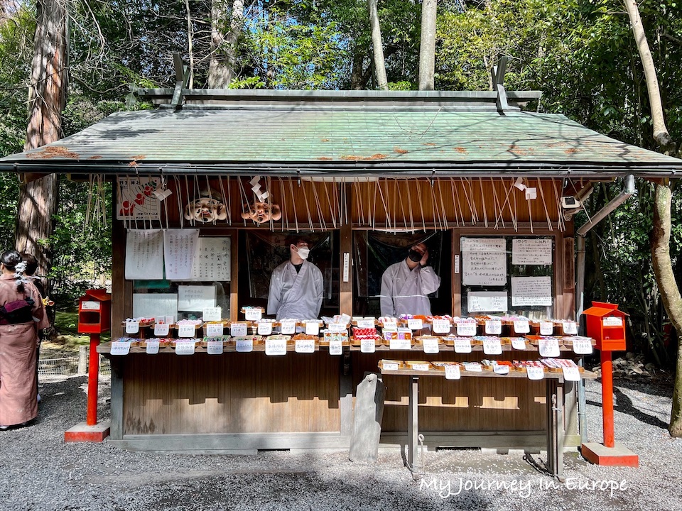 京都嵐山野宮神社 | 隱身竹林裡,祈求戀愛運、學業進步的人氣神社 京都嵐山野宮神社