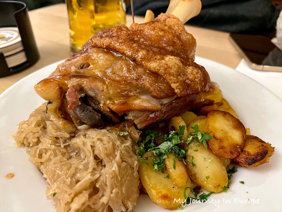 杜塞道夫市中心餐廳 Brauerei Zum Schiffchen 品嚐美味道地德國菜 德國豬腳