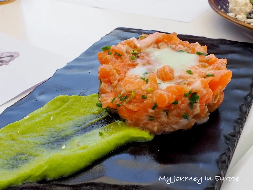 米克諾斯餐廳 nice n easy 美味希臘料理配小威尼斯海景 Salmon tartar 生鮭魚塔