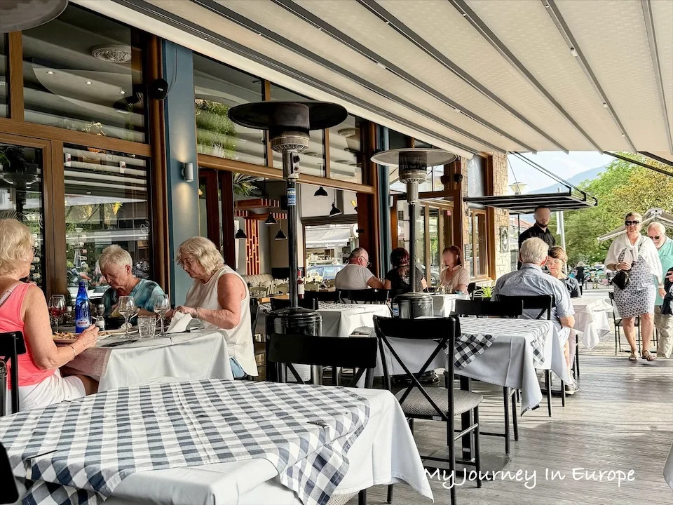 希臘卡蘭巴卡餐廳 Ambrosia Taverna 天空之城腳下的美味餐廳 希臘卡蘭巴卡餐廳 Ambrosia Taverna Restaurant