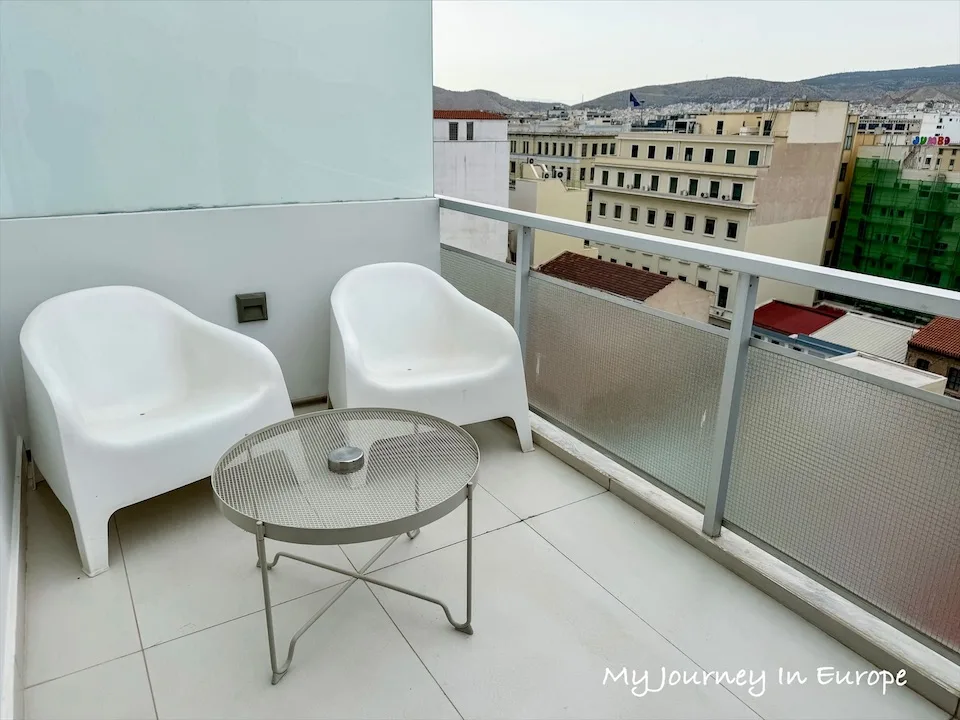 希臘雅典 | 比雷埃夫斯住宿 Gallery Suites & Residences 9分鐘抵達Piraeus港口 飯店陽台