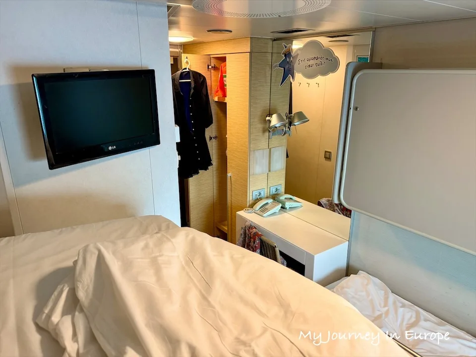 希臘跳島 | 搭船從雅典到聖托里尼,Blue Star Ferries 臥鋪搭乘經驗分享 Blue Star Ferries 臥鋪船艙