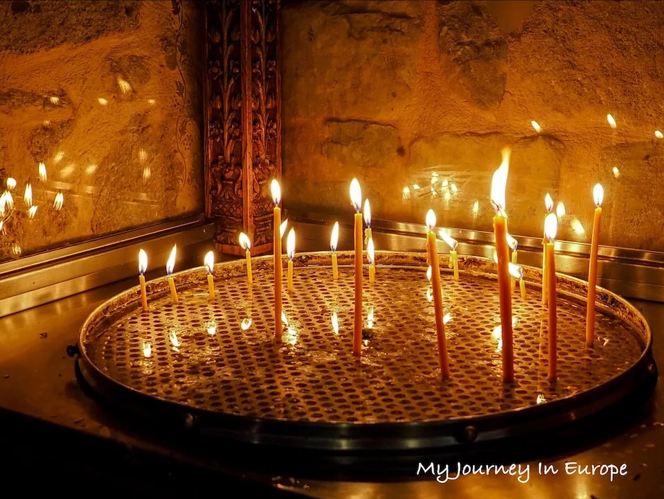 希臘天空之城 | 瓦爾拉姆修道院 Holy Monastery of Varlaam,超美梅特歐拉修道院 蠟燭